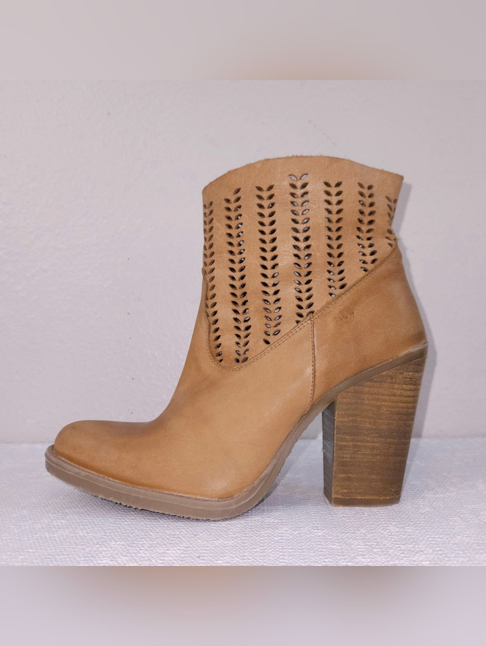 Musse & Cloud Avaly Western Booties US 8 Heeled Ankle Boots